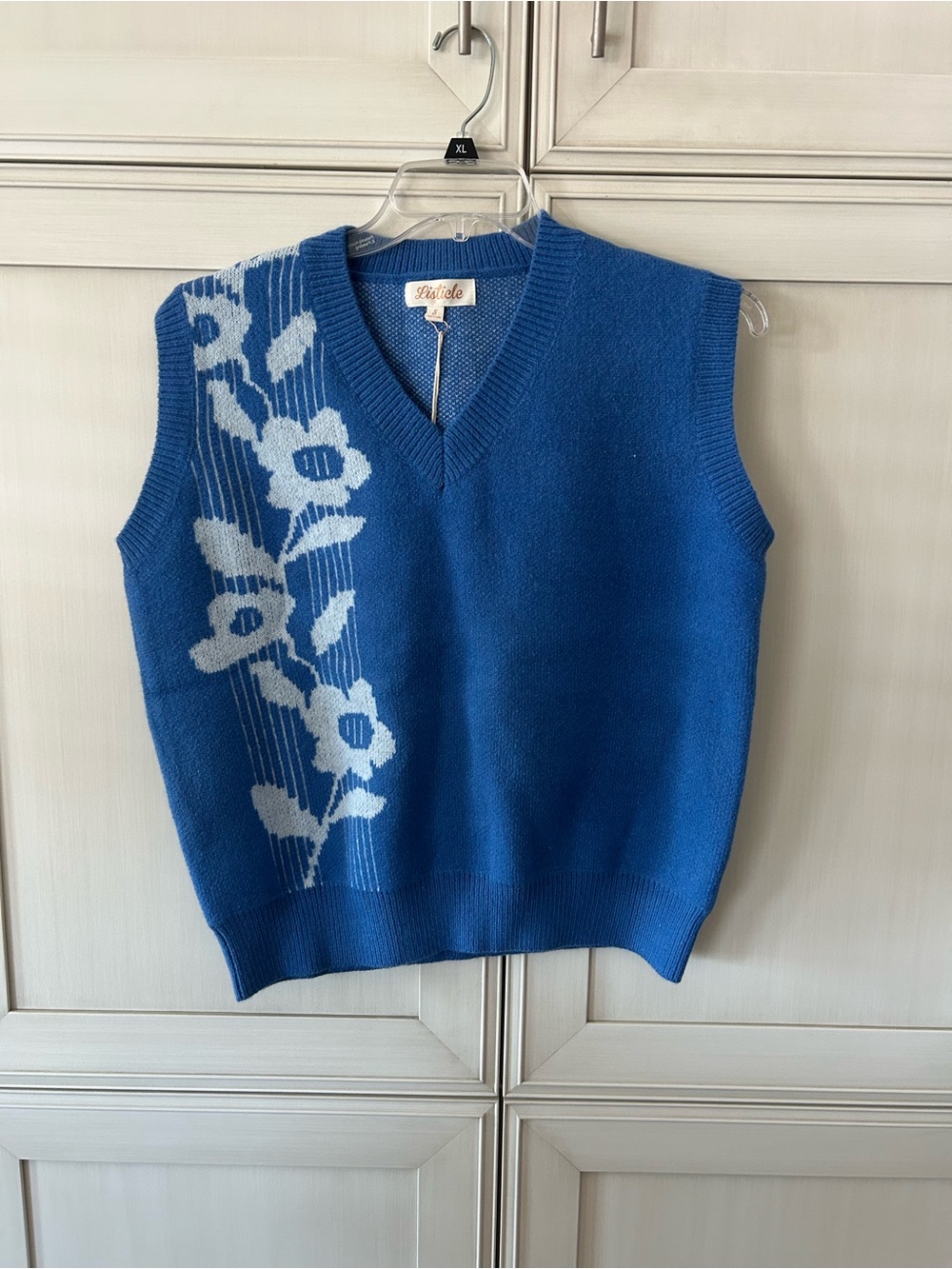 Listicle Blue Floral V-Neck Sweater Vest